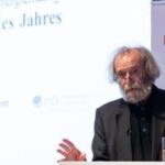 Helmut Sendner, Herausgeber von E&M und Jurymitglied "Energiemanager des Jahres", bei seiner Rede Quelle: E&M / Angela Regenbrecht